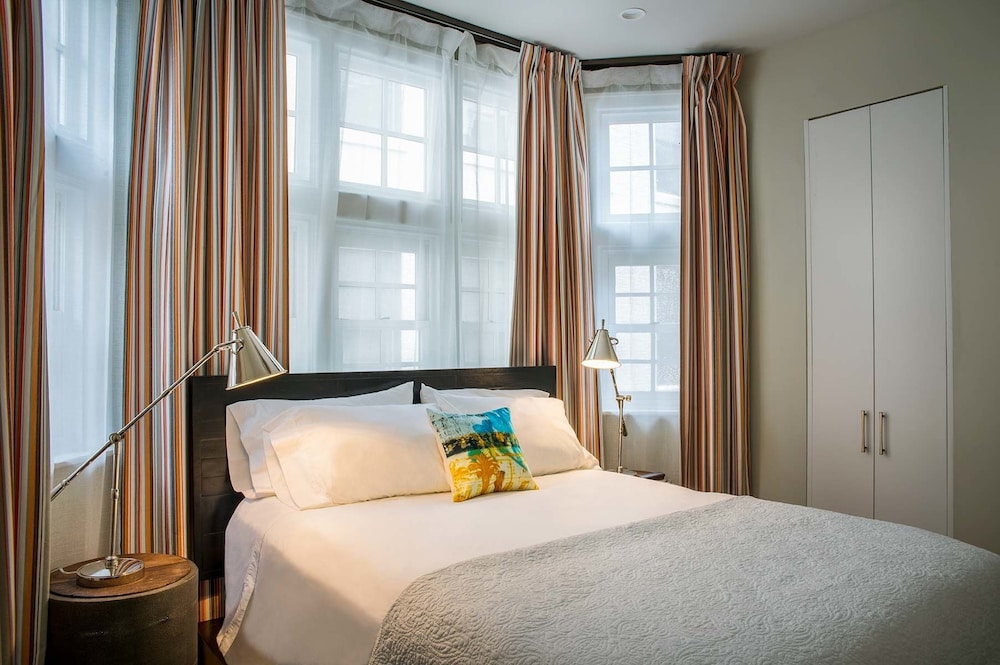 Standard Studio, 1 Queen Bed