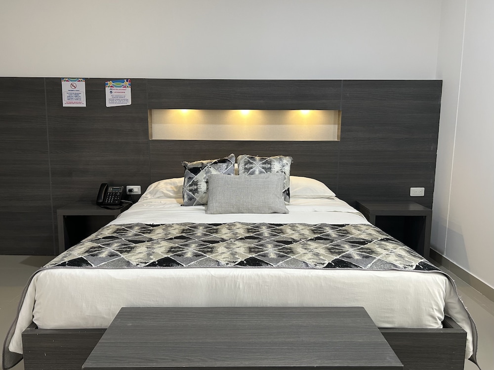 Comfort Suite photo 1