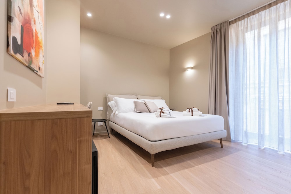 Deluxe Double Room, City View