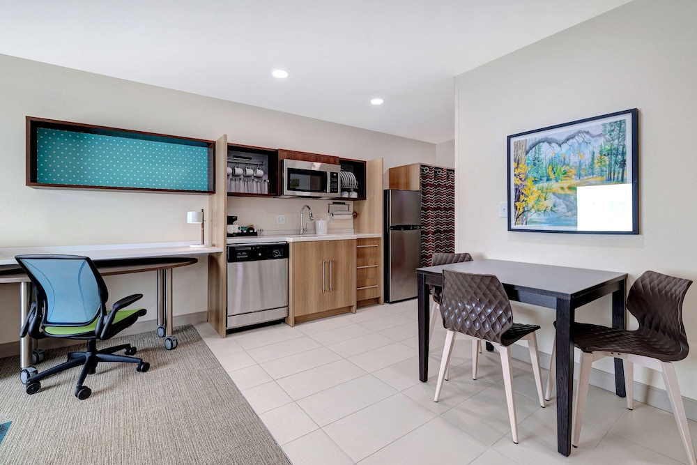 Suite, 1 King Bed, Accessible, Bathtub (Mobility & Hearing) - Photo 2