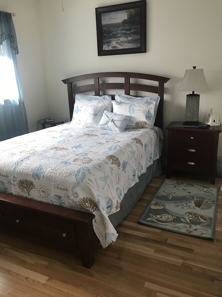 Basic Condo, 1 Bedroom, Kitchen, Beach View photo 3