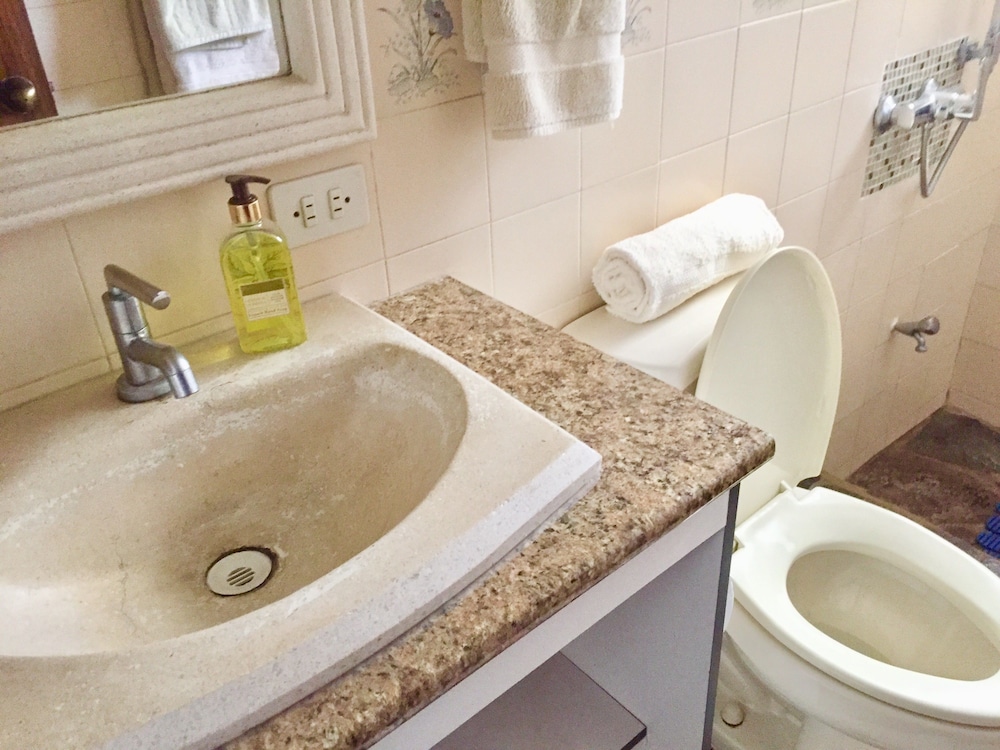 Deluxe Studio, 2 Twin Beds, Pool Access, Pool View photo 2