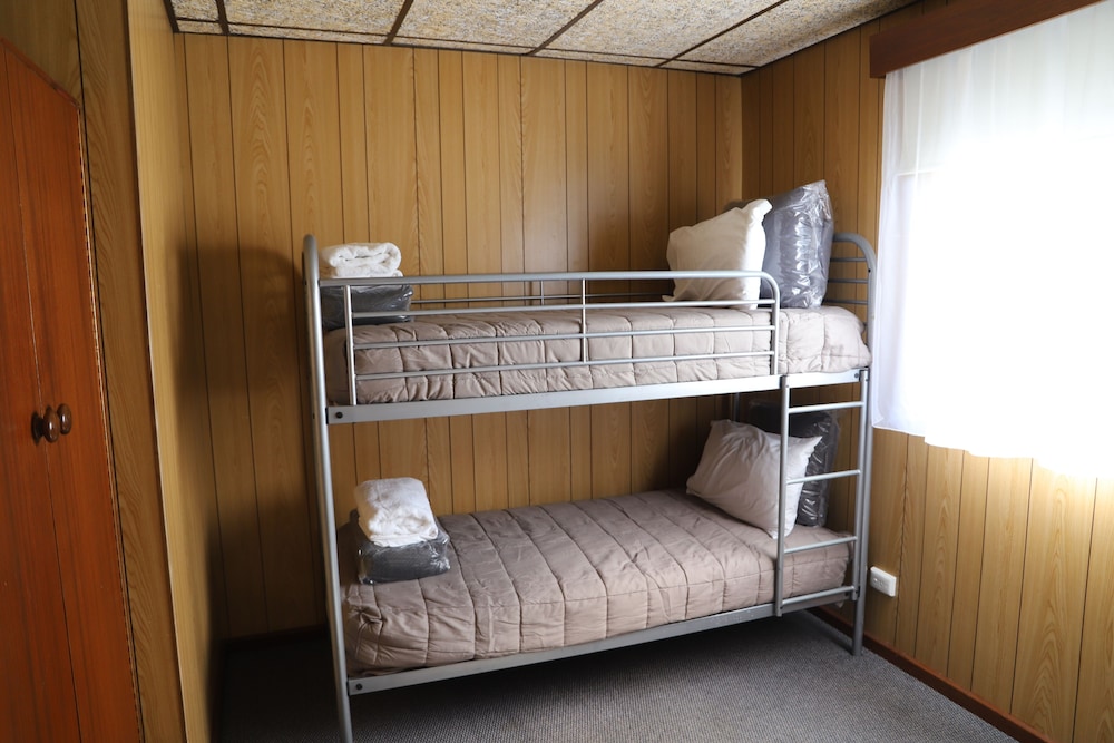 Family Cabin, 2 Bedrooms photo 2