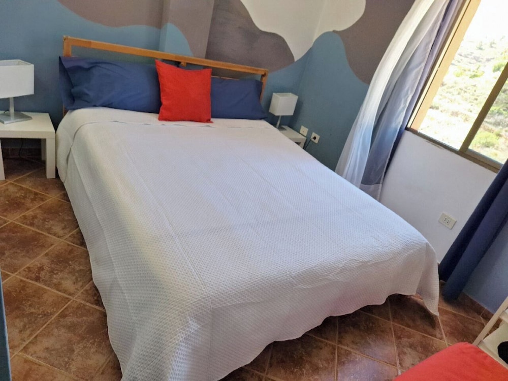 Habitación Doble Comfort, 1 Cama Queen, Baño Compartido, Vista a la Montaña