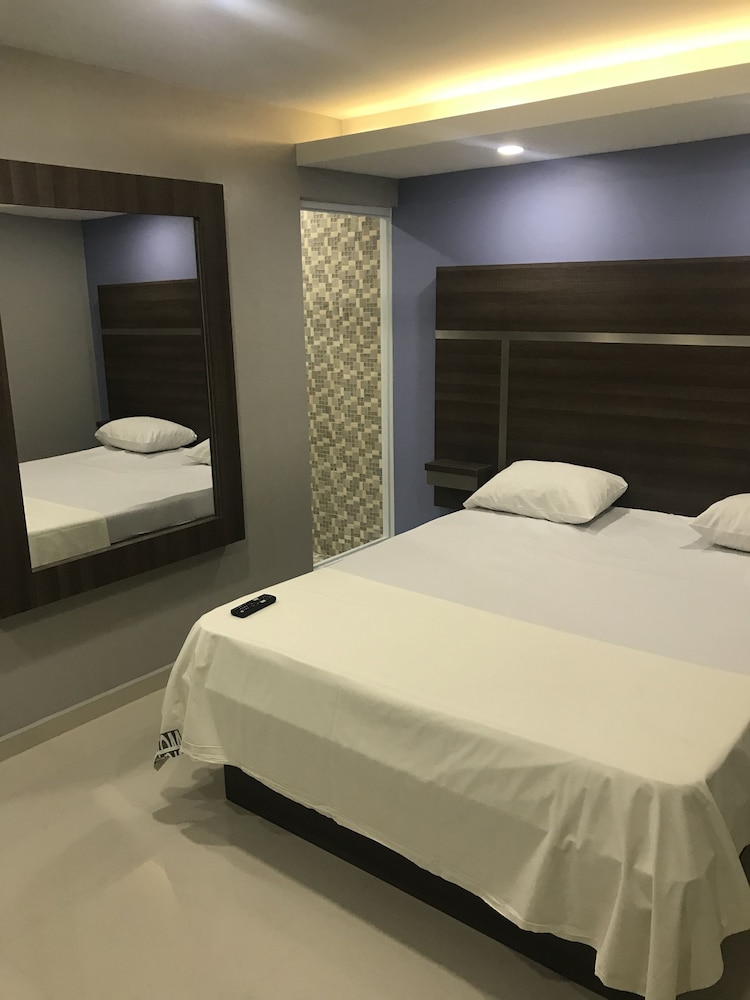 Deluxe Double Room, 1 Queen Bed, Refrigerator photo 1