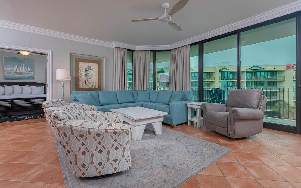Condo, 3 Bedrooms photo 1