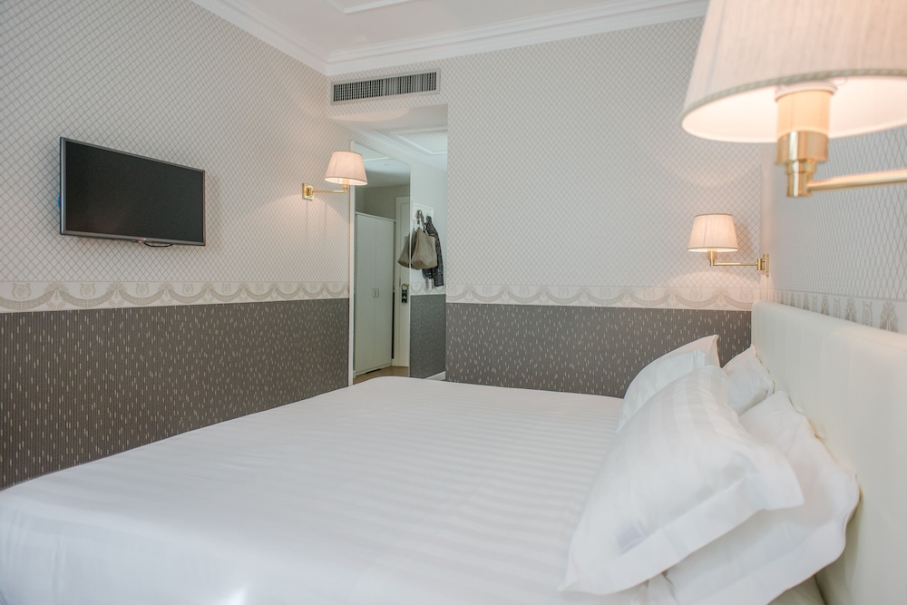 Comfort Room, City View photo 3