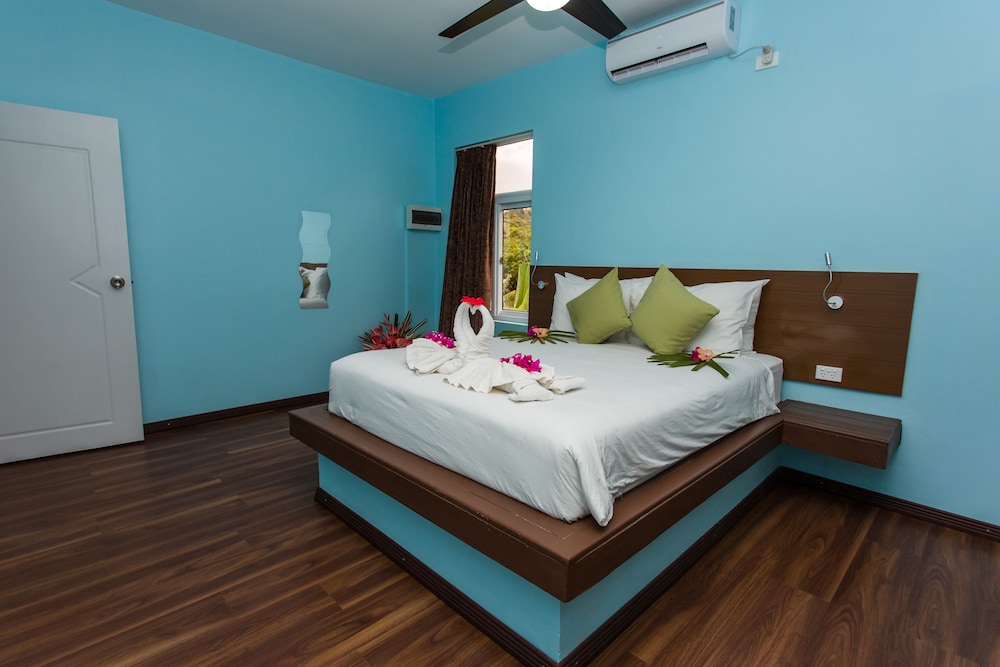 Family Apartment, 2 Bedrooms, Pool Access, Pool View photo 8