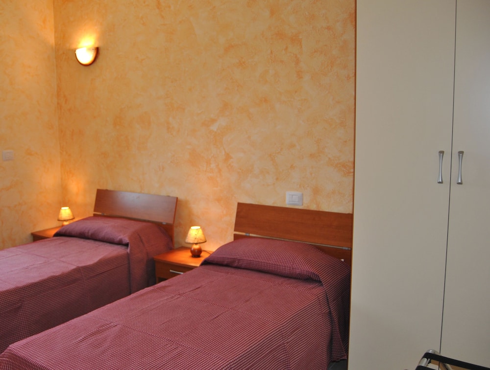 Double or Twin Room photo 2