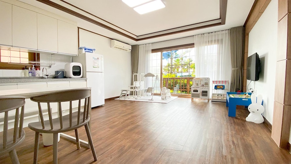 Basic Room, 1 Bedroom (Lemon - Kids room) - Photo 6