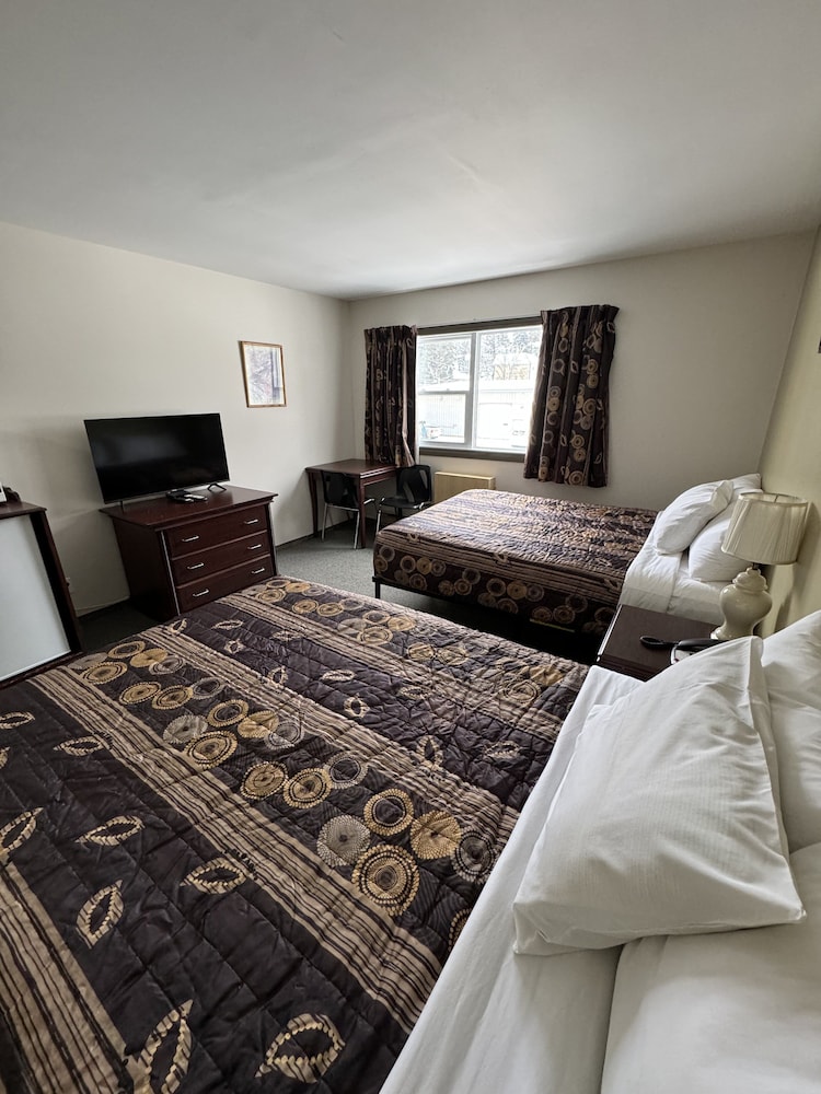 Basic Quadruple Room photo 1