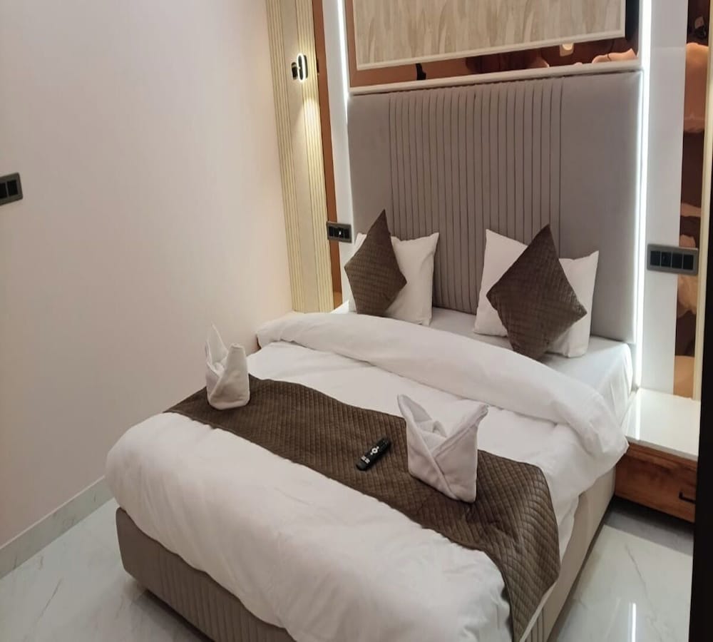 Super Deluxe Room