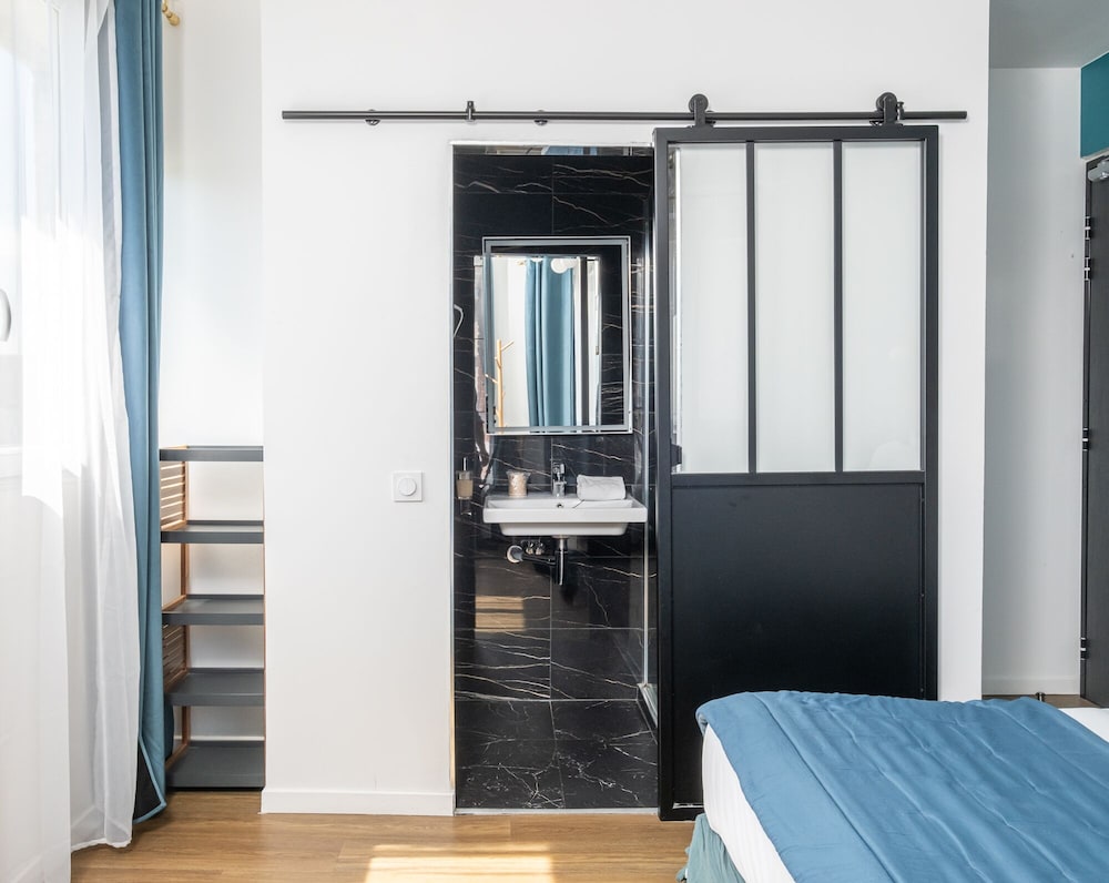 Deluxe Double or Twin Room, Non Smoking, City View photo 2