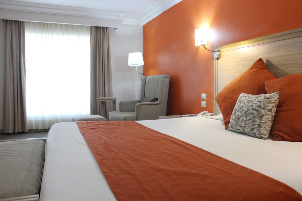 Deluxe Suite, 1 King Bed photo 3