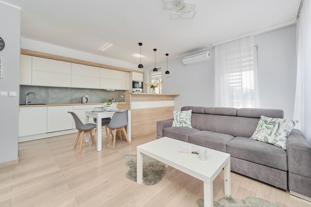Apartment, 2 Bedrooms, Balcony