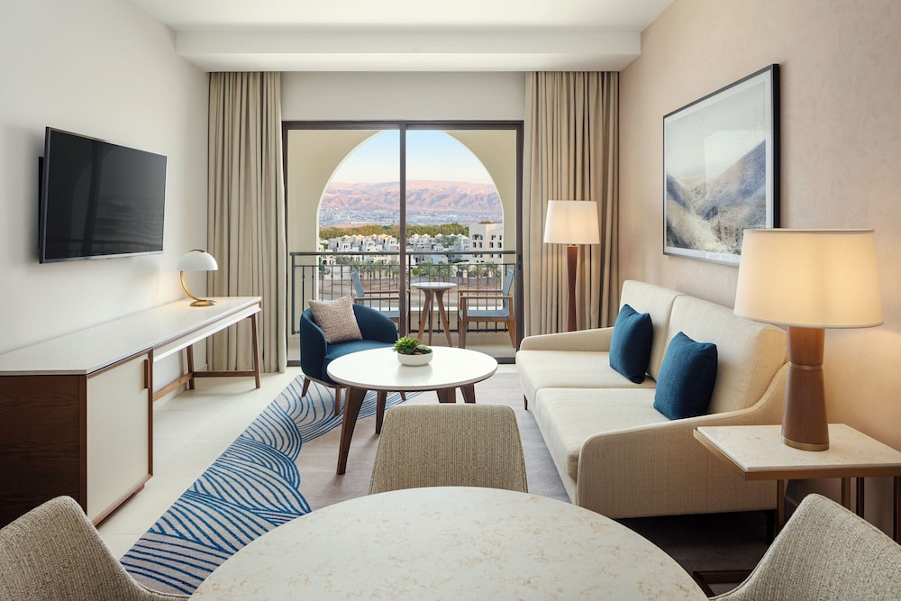Suite, 1 King Bed, Balcony, Pool View - Photo 3