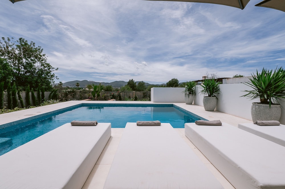 Villa photo 3