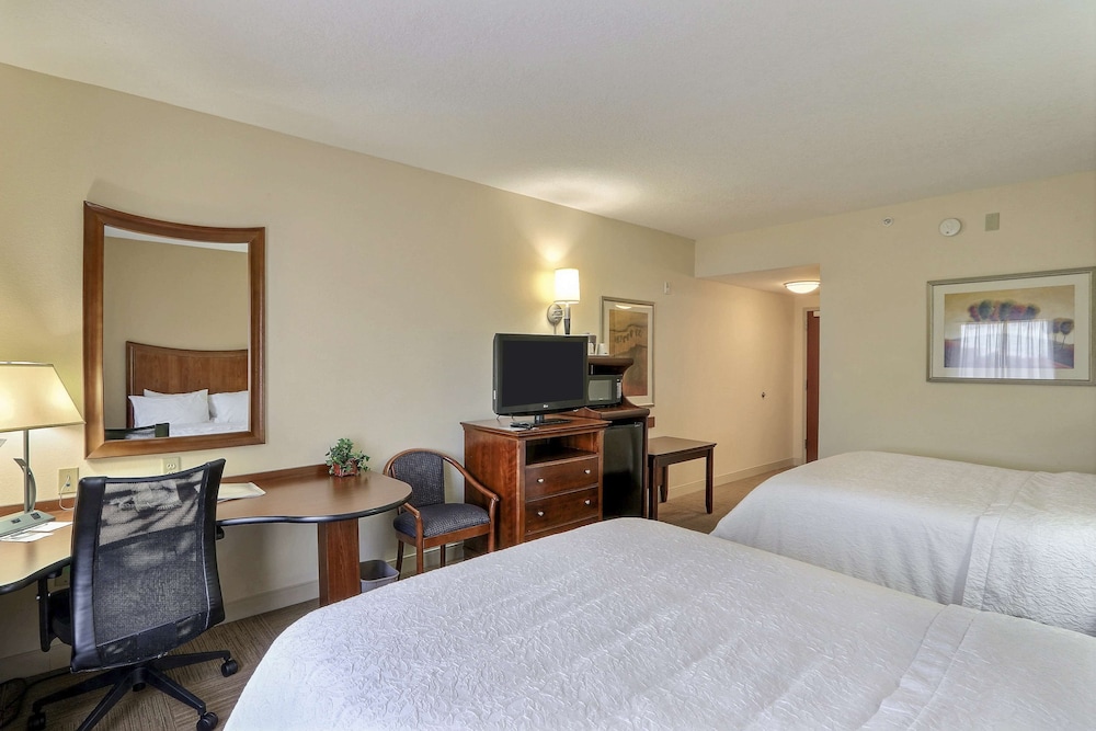 Room, 2 Queen Beds, Accessible, Non Smoking - Photo 2