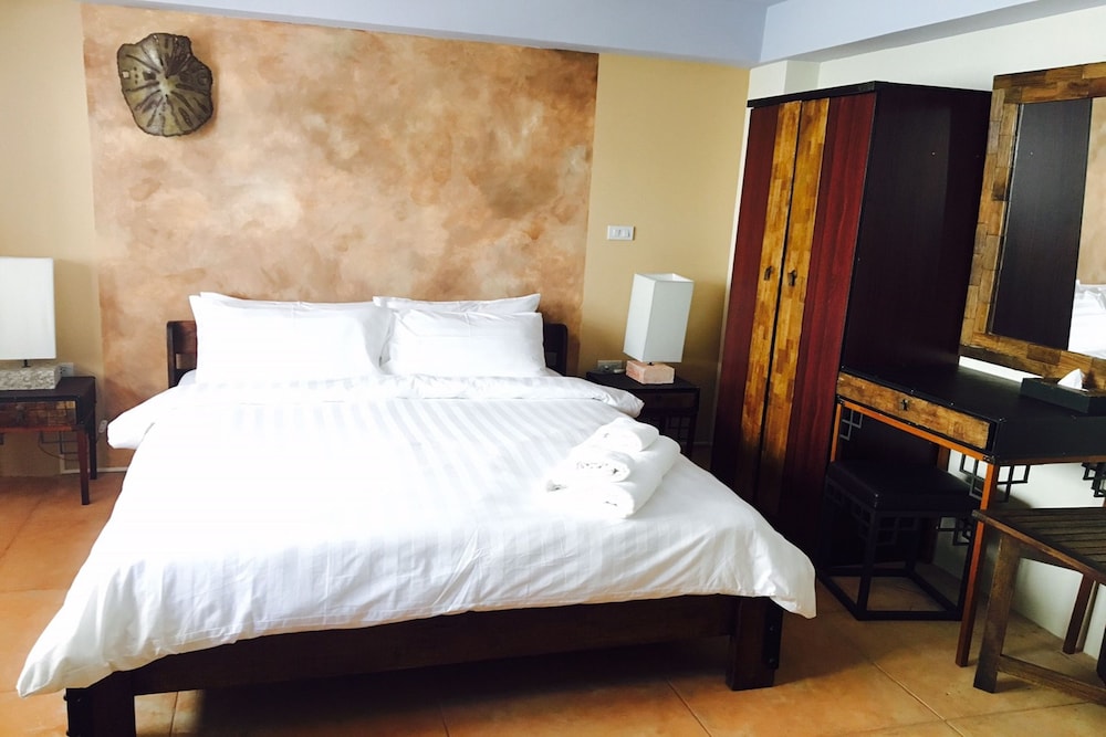 Junior Room, 1 Queen Bed, Non Smoking photo 1
