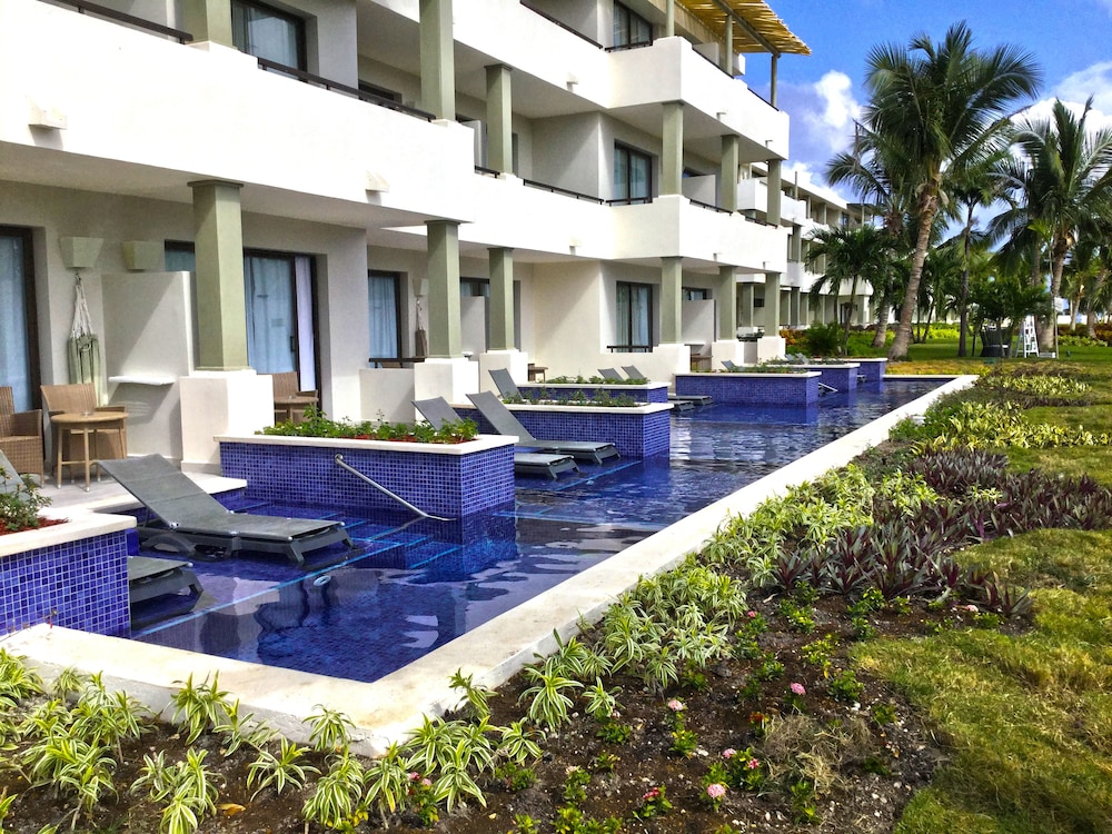 Privileged Deluxe & Swimming Pool