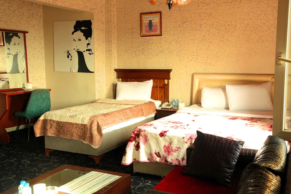 Classic Studio Suite, 1 Double Bed, Sea View photo 3