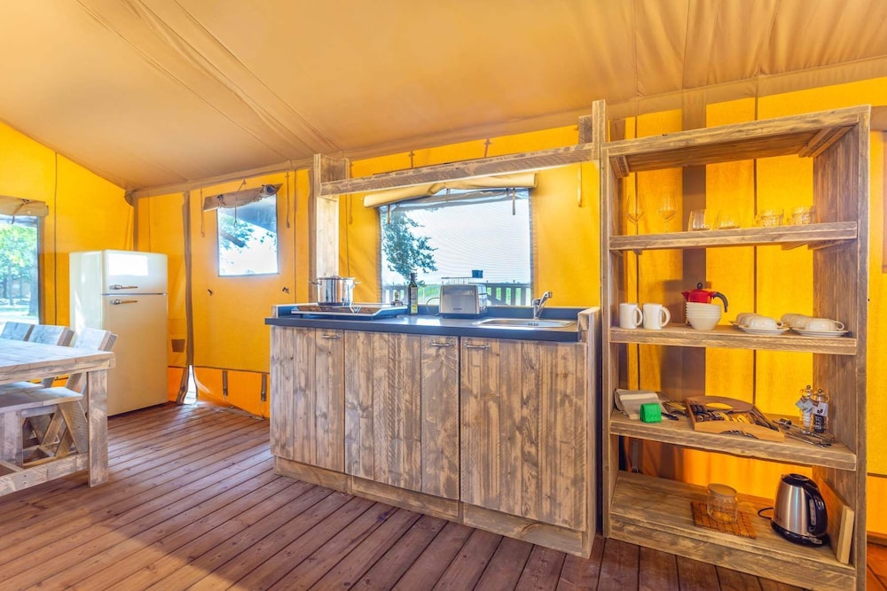 Luxury Tent photo 3