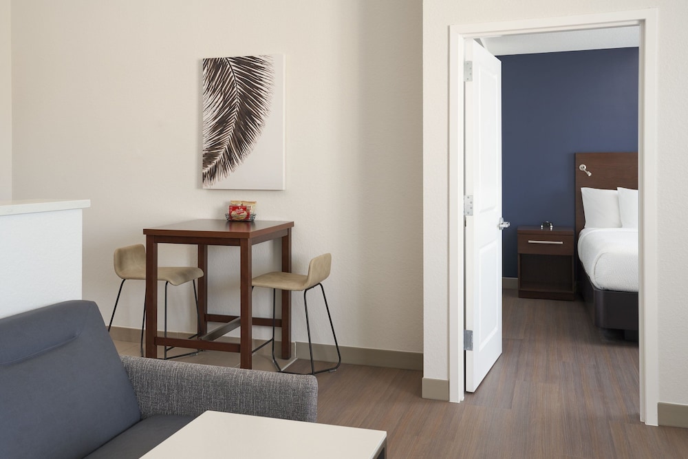 Suite, 1 Bedroom photo 2