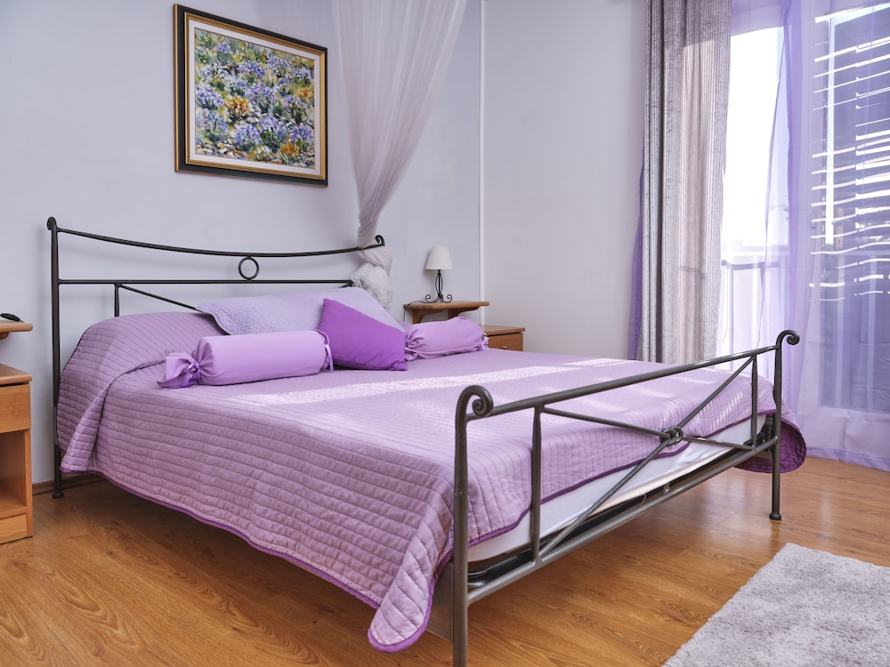 Standard Double Room, 1 Queen Bed, Garden View