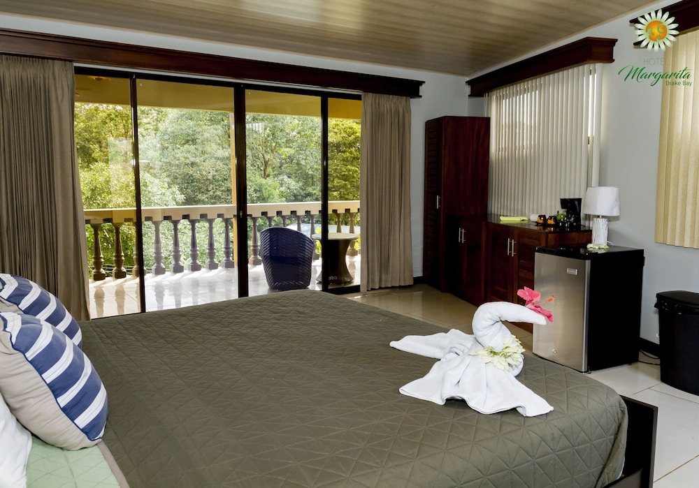 Superior Triple Room, 1 Bedroom, Mountain View