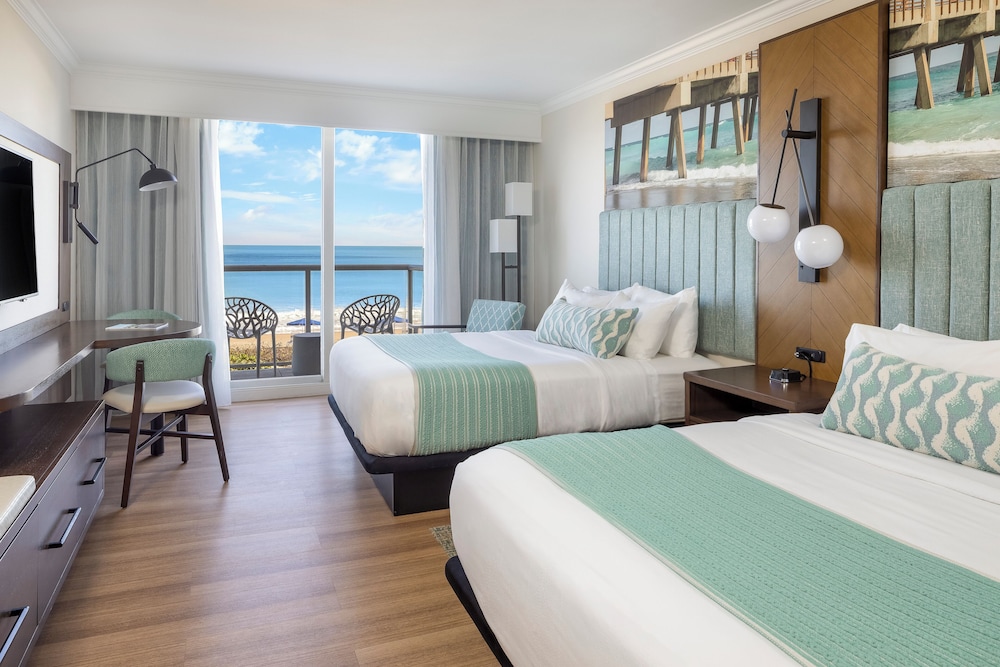 Room, 2 Queen Beds, Balcony, Oceanfront photo 1