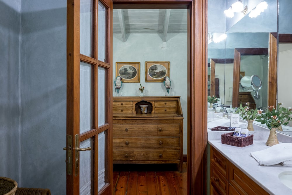 Superior Suite, 1 King Bed, Non Smoking, Private Bathroom (Picaflor) photo 3