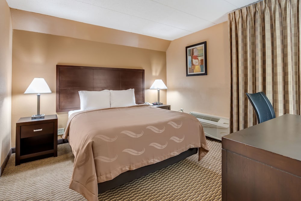 Studio Suite, 1 Queen Bed, Accessible, Non Smoking photo 2