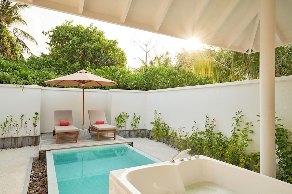 Four Bedroom Beach Residence with Pool photo 3