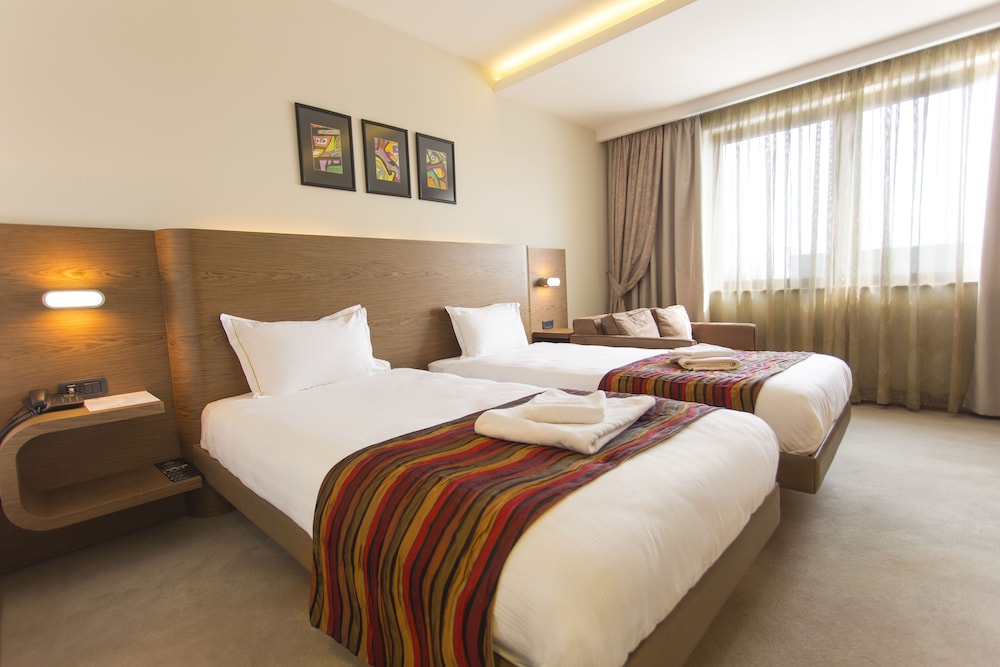 Double or Twin Room - Photo 4