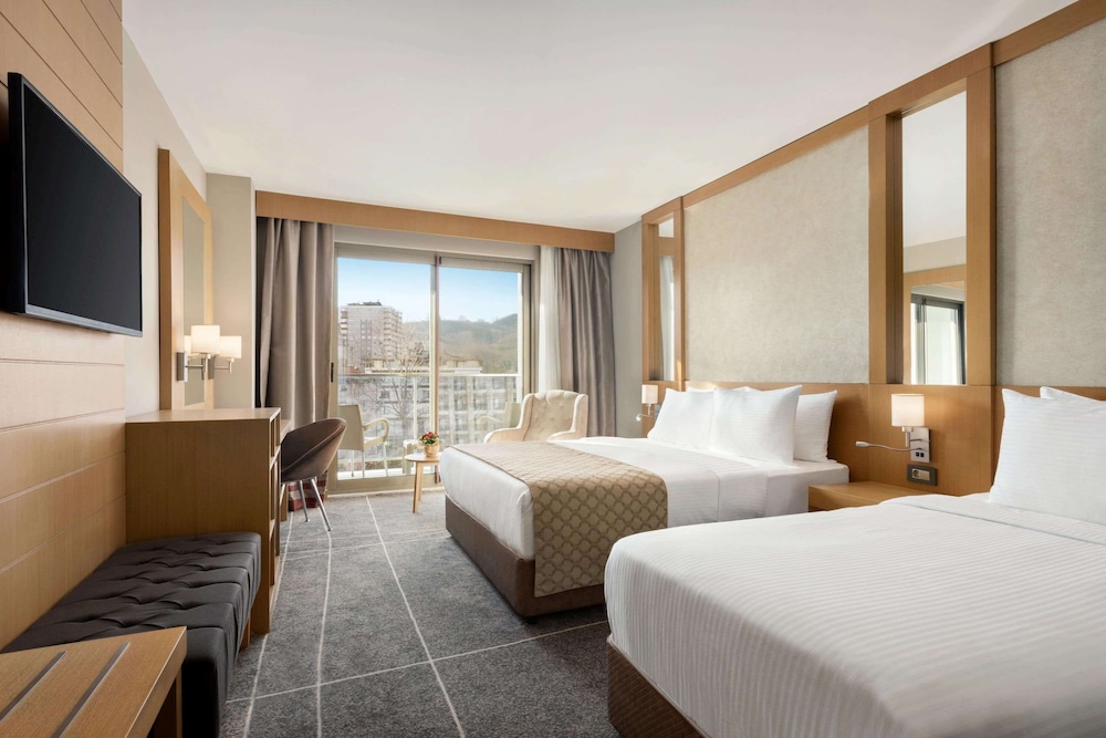 Room, Multiple Beds, Non Smoking - Photo 2