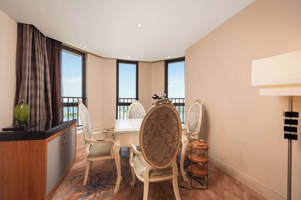 Suite, 1 King Bed, Non Smoking (Gulangyu View) photo 1
