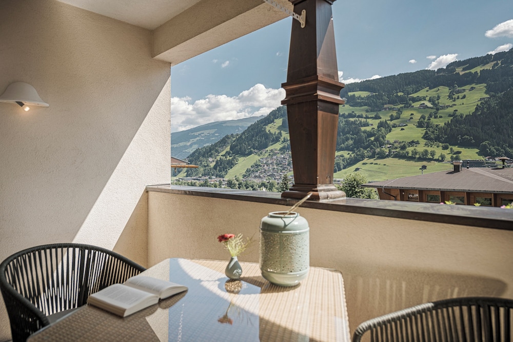 Comfort Double Room, Balcony (Alpenrose 4) photo 3