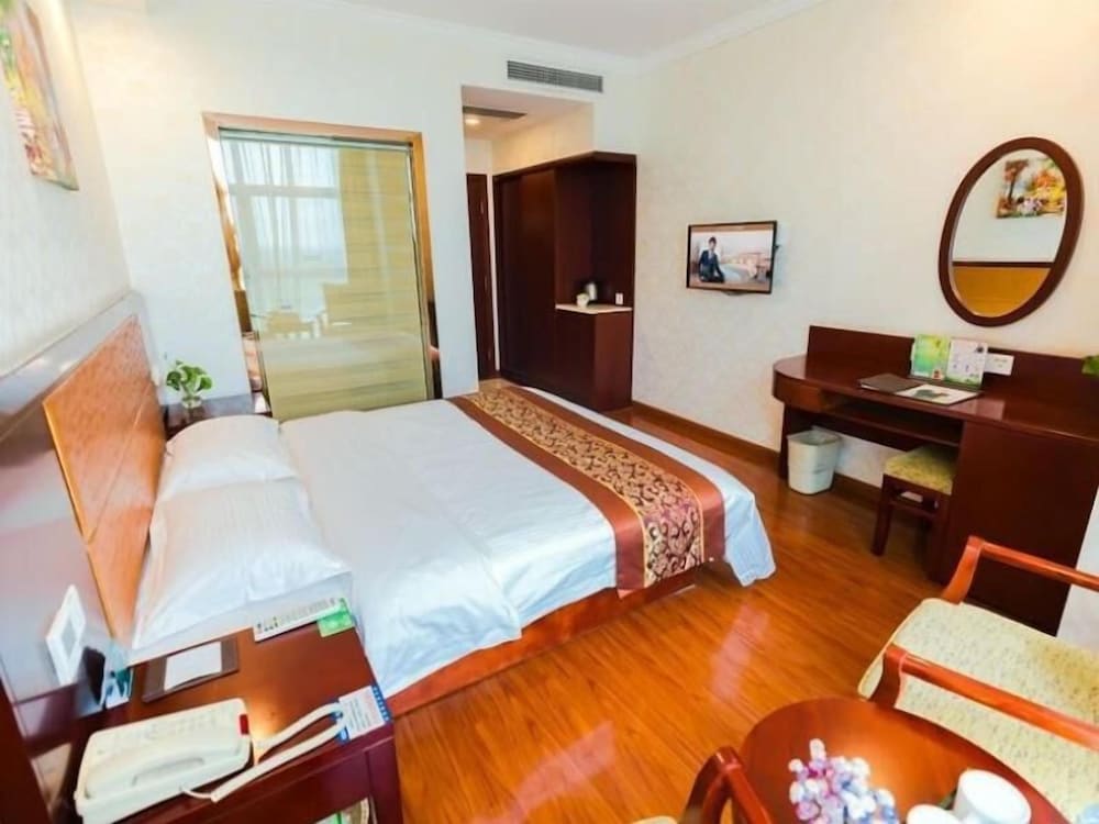 King Bed Room