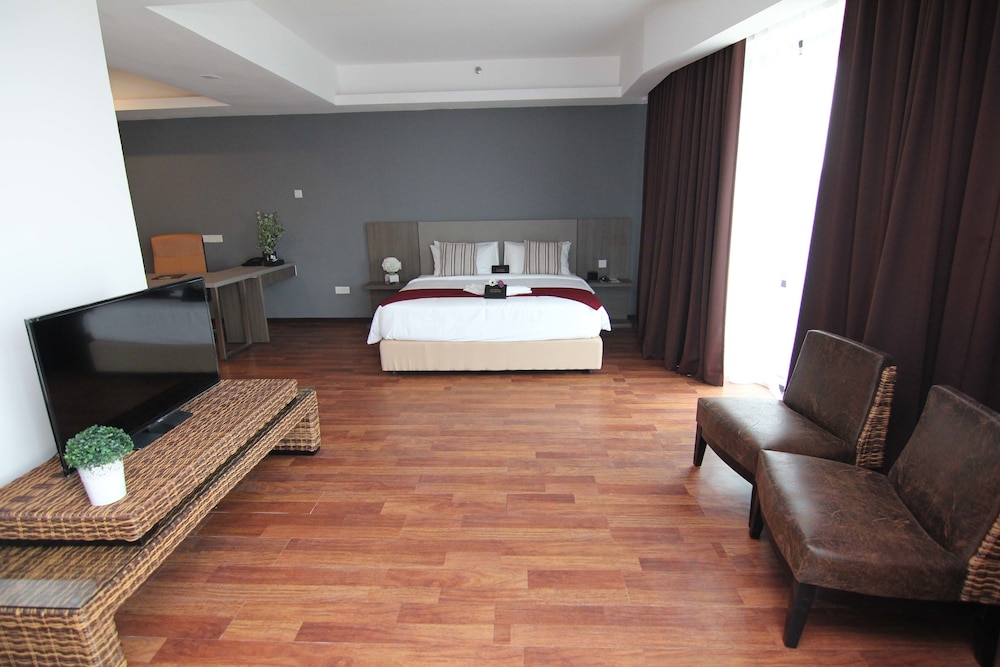 Executive Deluxe Suite - Photo 1