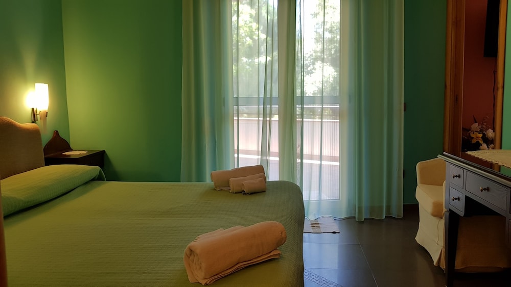 Double or Twin Room photo 2