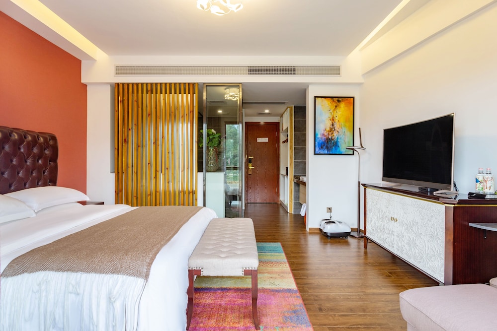 Deluxe Double Room, 1 King Bed, Balcony, River View photo 1