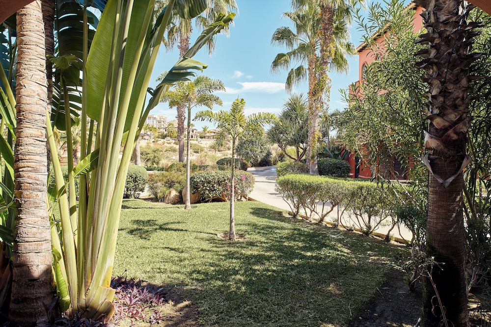 Garden View Two Queens-ALL INCLUSIVE thumbnail 6