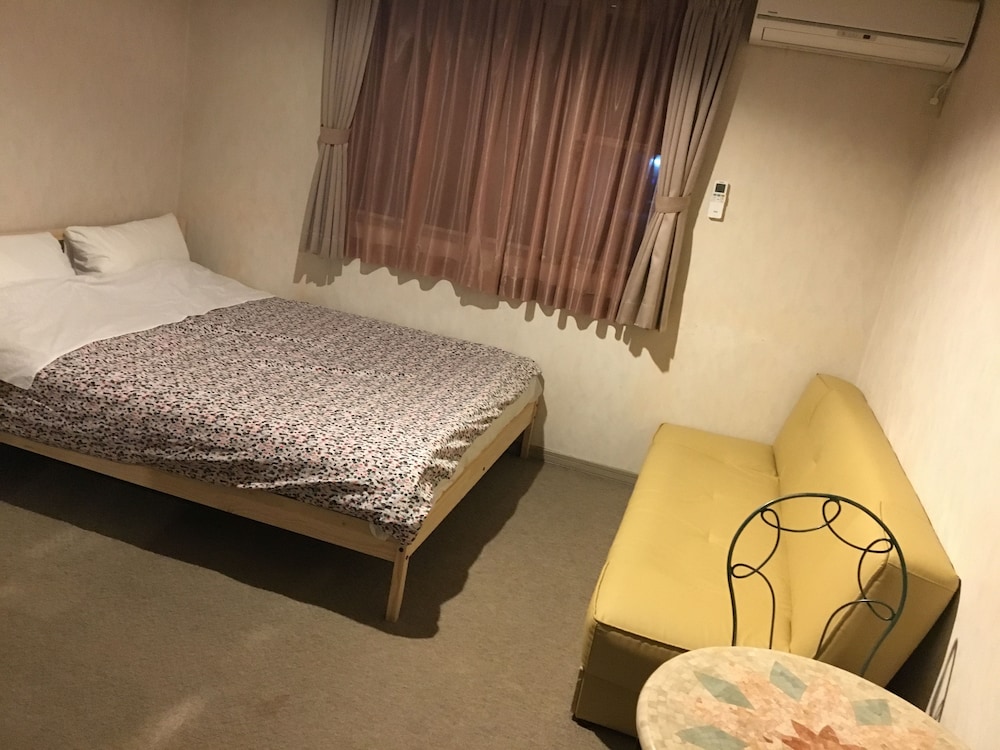 Twin Room - Photo 31