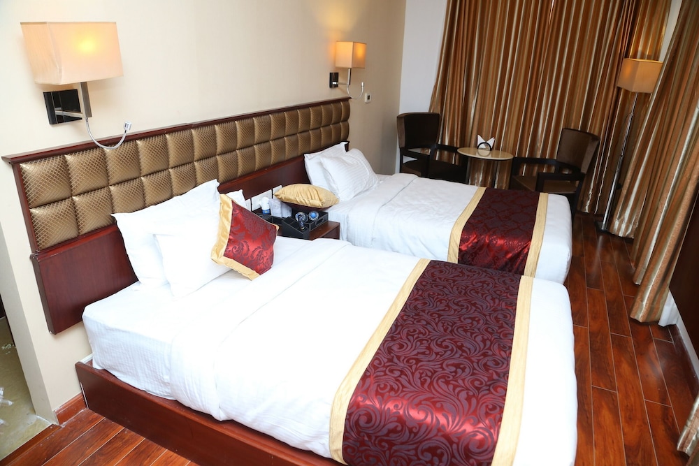 Executive Twin Room - Photo 7