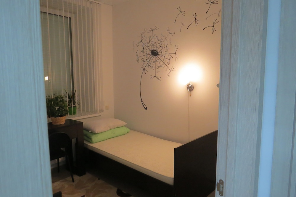 Economy Twin Room, 2 Twin Beds, Non Smoking photo 2