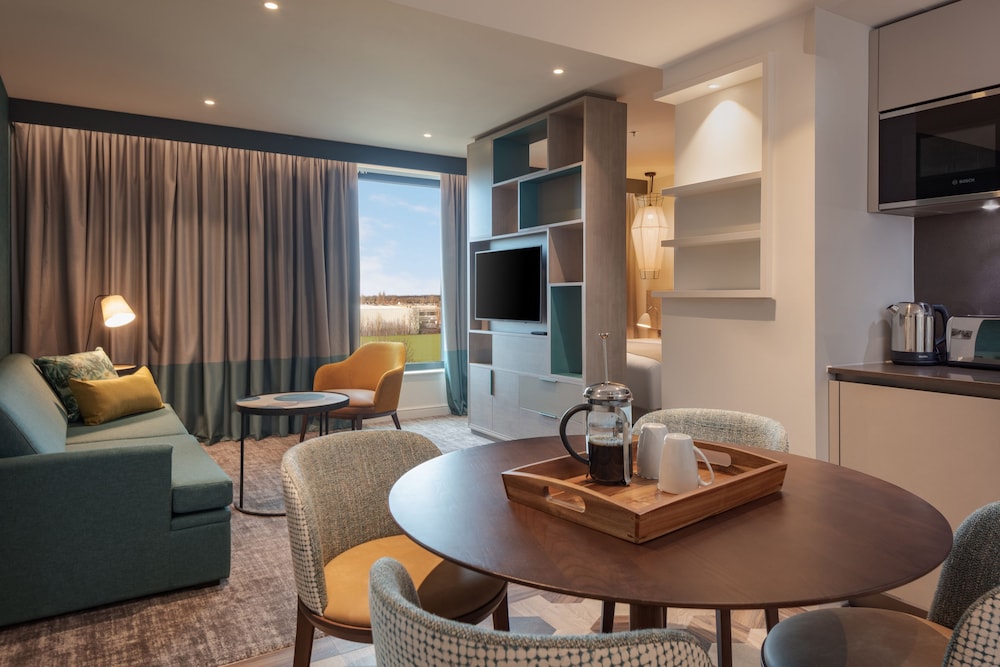 Studio Suite, 1 Queen Bed with Sofa bed, Accessible, Kitchen (Apartment Style)