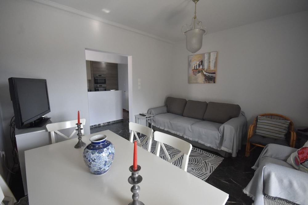 Apartment photo 2