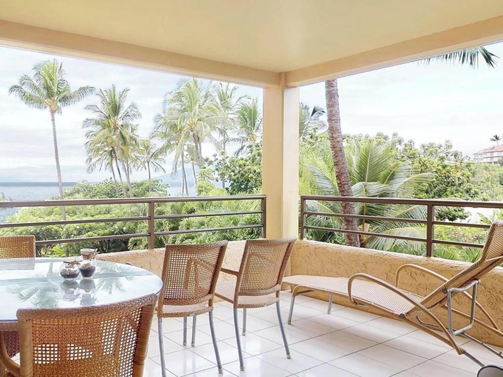 Condo, 2 Bedrooms, Oceanfront (409) photo 2