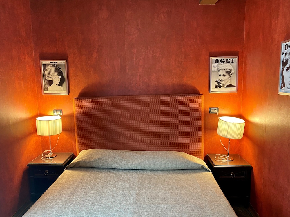 Double Room Single Use - Photo 4