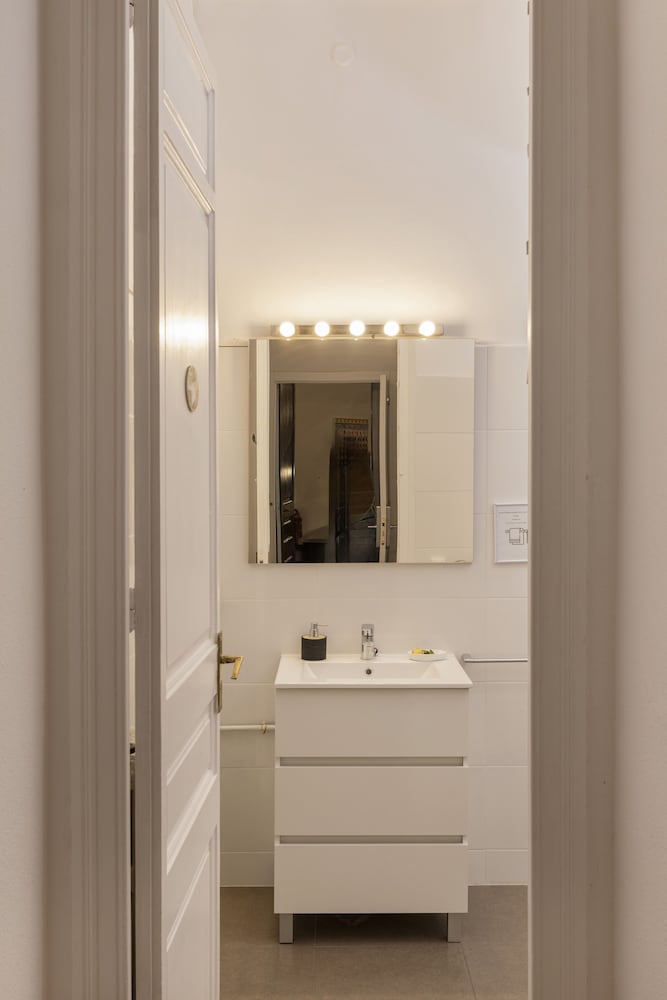 Double Room, Shared Bathroom photo 3
